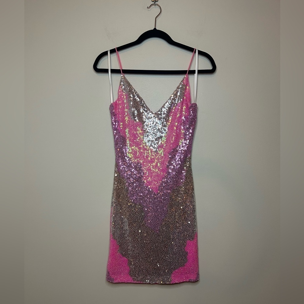 B. Darlin Sequin V-Neck Bodycon Silver And Pink Dress Size M